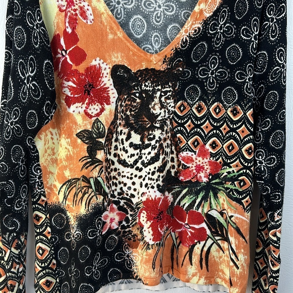 Alberto Makali Long Sleeve Leopard Graphic Pullover Top - Picture 4 of 9